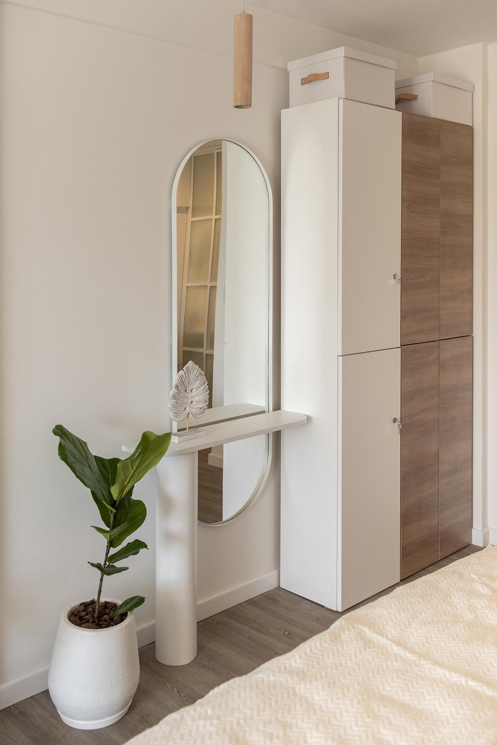 Espejo arco y placard de la circulación del monoambiente India, con una planta de interior